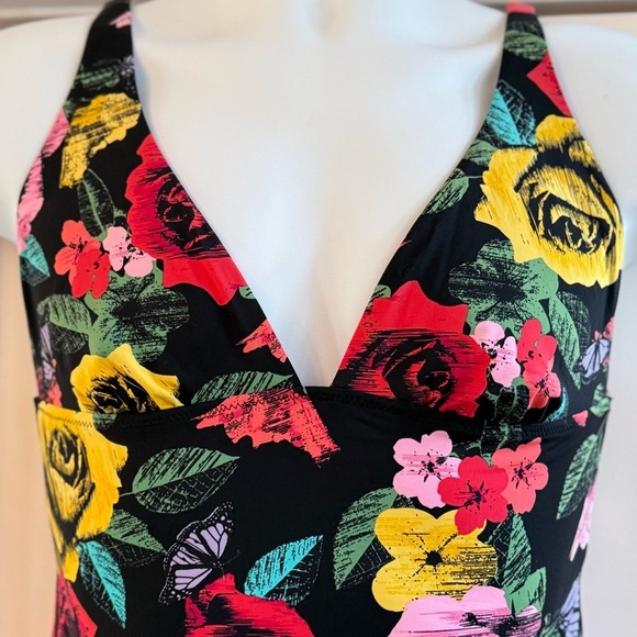 Vera Bradley Yes Way Rose Emily Tankini Top M Black Floral Print *No Cup Liners - Picture 3 of 10